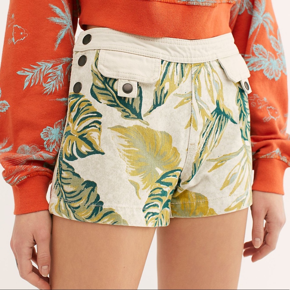 FREE PEOPLE Sz 26 Palm Spring Shorts